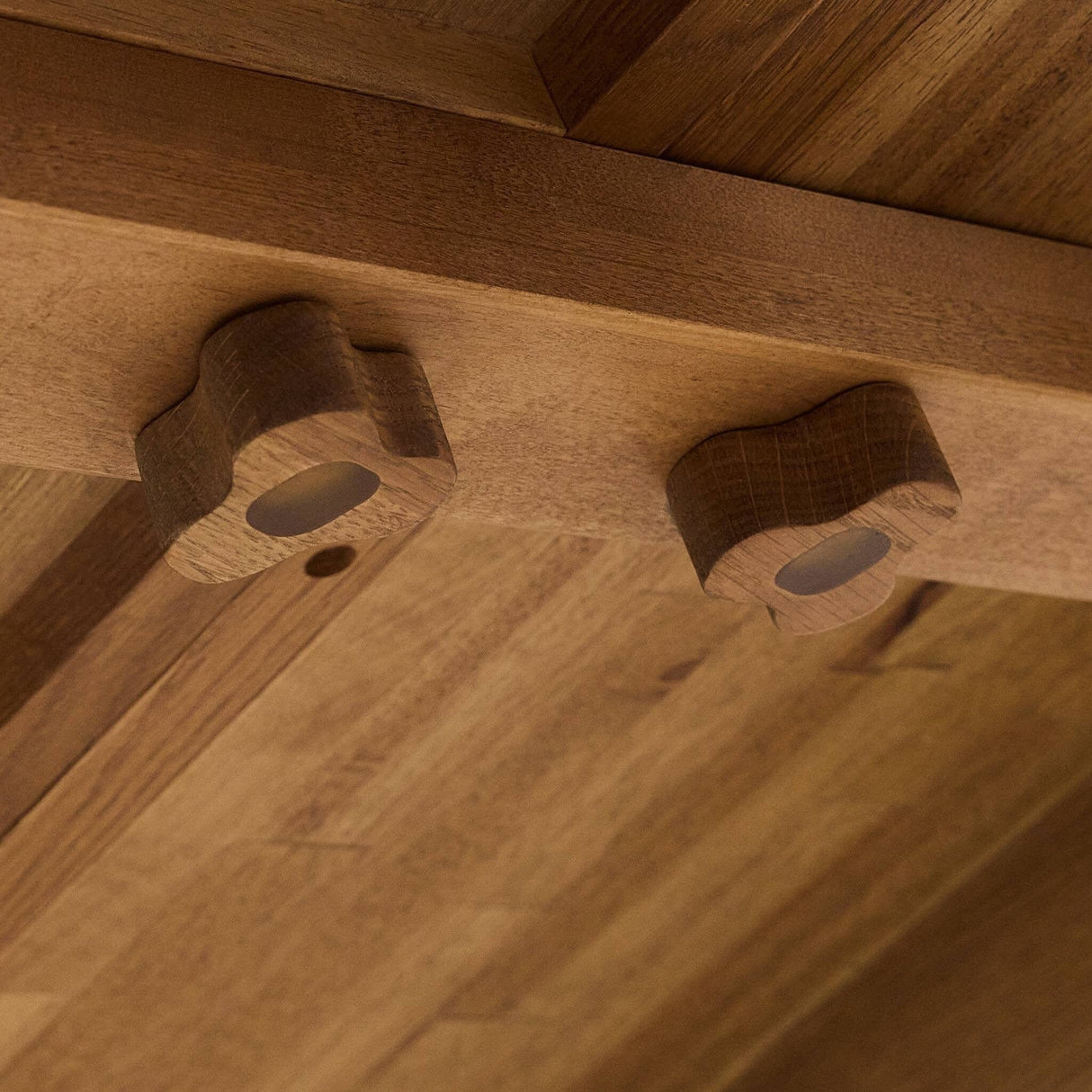 Blinn Oval Leaf Extension Dining Table Dining Table 250792-001 198394153782