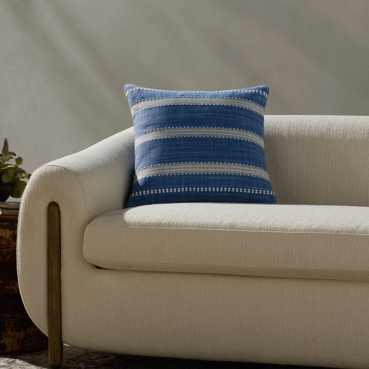 Dennis Pillow Pillows