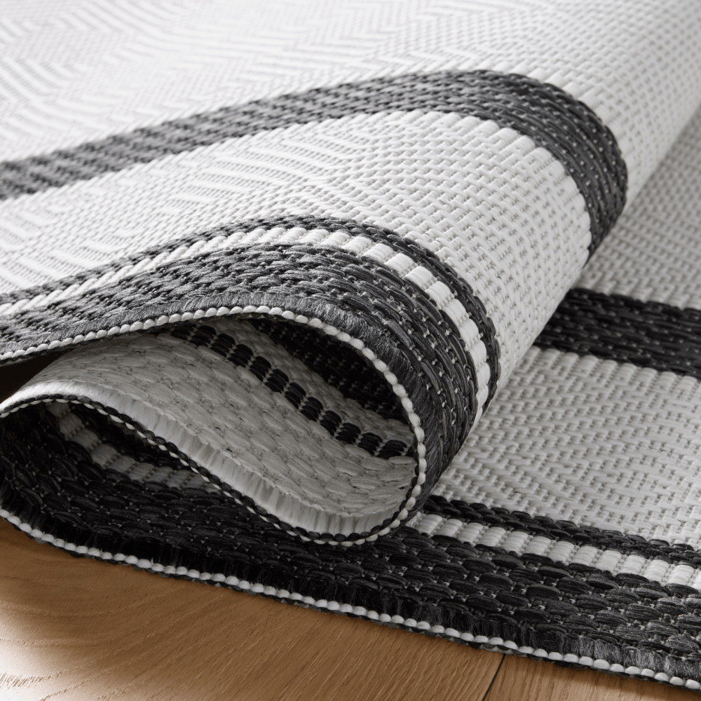 Easton Indoor/Outdoor Onyx/Ivory Rug Outdoor Rugs