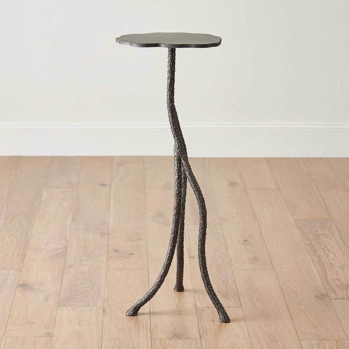 Forest Blossom Pedestal Accent Table EG7.90010