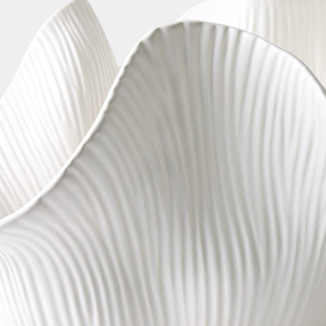Jennifer Farrell Scallop Bowl Centerpiece + Accent Bowls