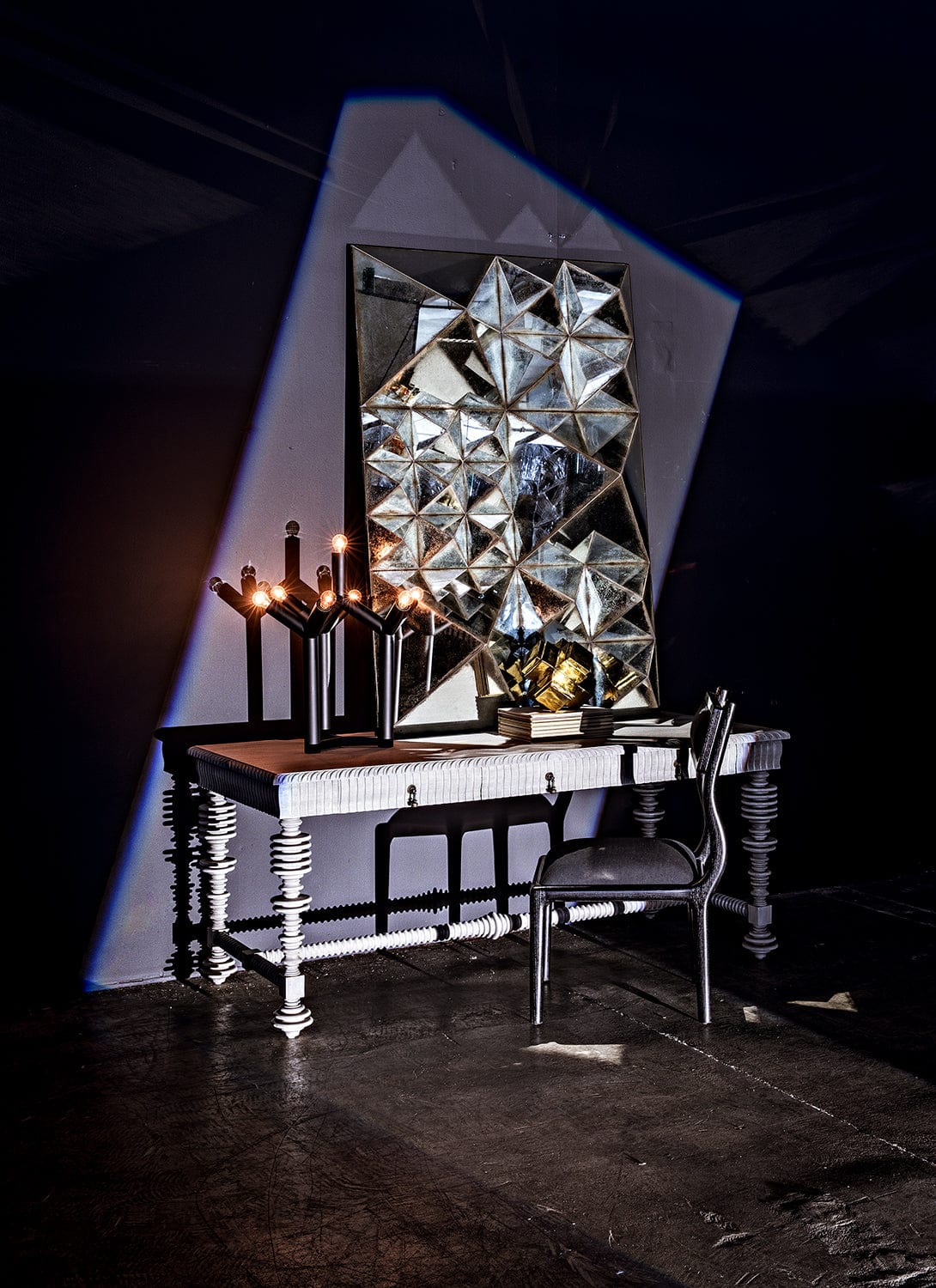 Noir Portuguese Writing Desk - Thumbnail 3