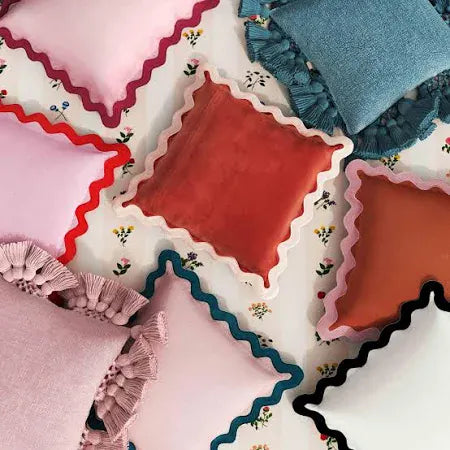 Scalloped Edge Throw Pillow With Insert