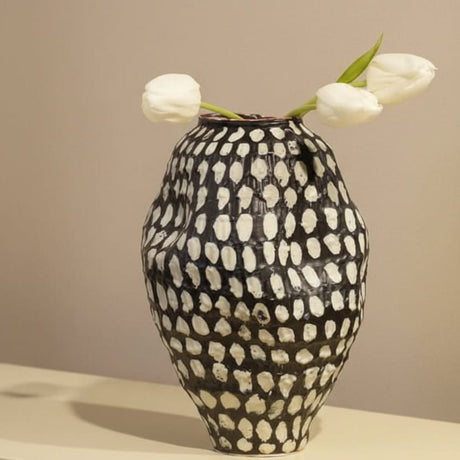 Pinpoint Vase Vases + Urns 7PINP-VABK