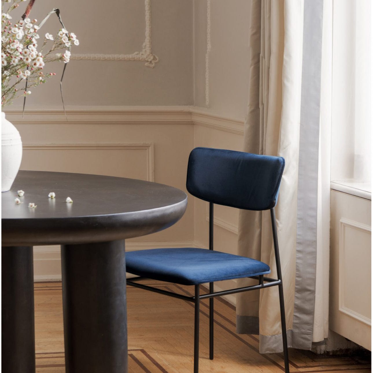 Altobasso Round Blue Dining Table Cafedesart