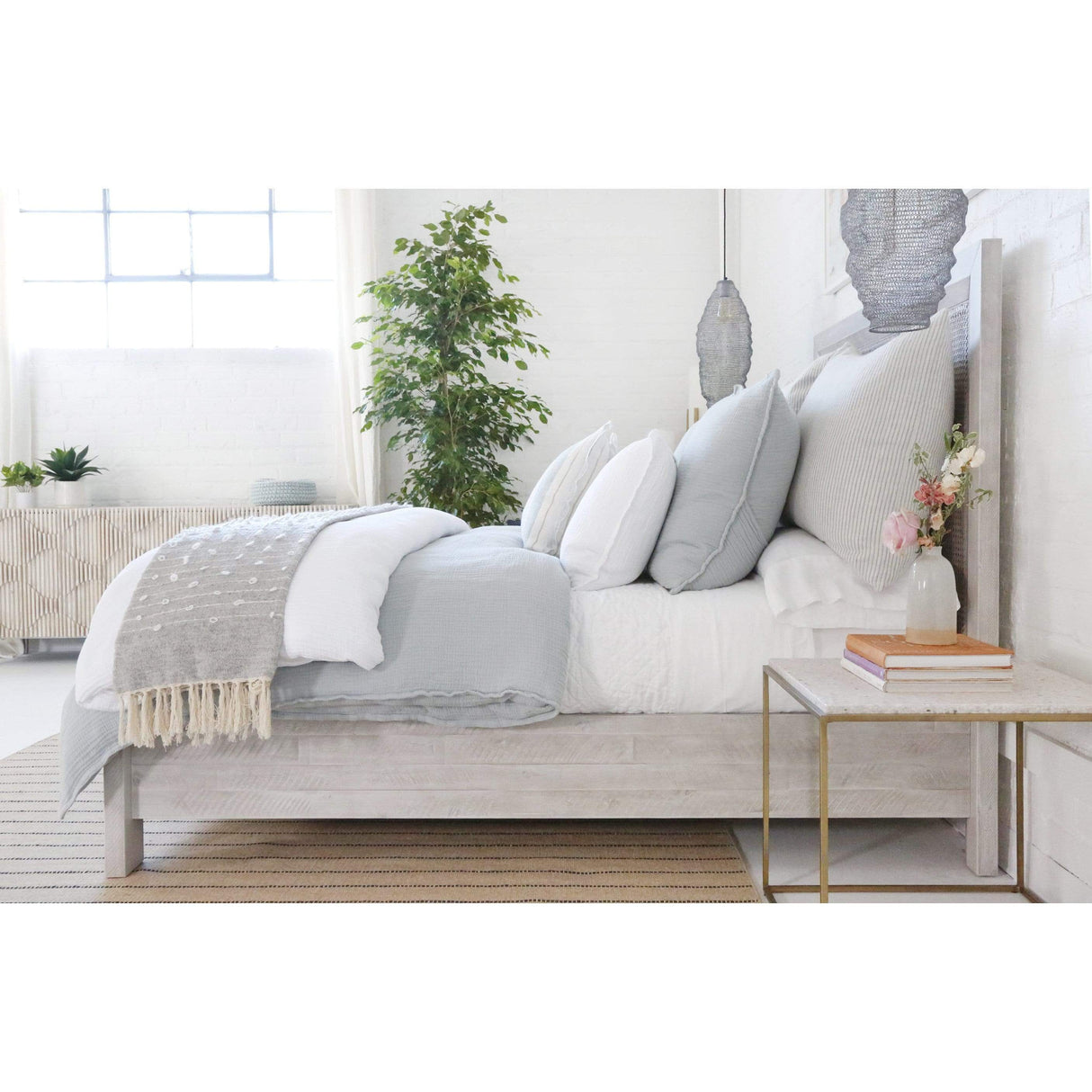 Dovetail Geneva Bed Furniture