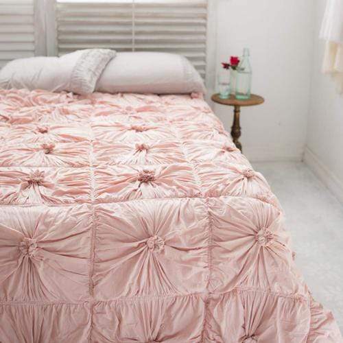 https://meadowblu.com/cdn/shop/products/lazybones-rosette-quilt-tuscan-pink-bedding-and-bath-13928295366707_3000x.progressive.jpg?v=1647366569